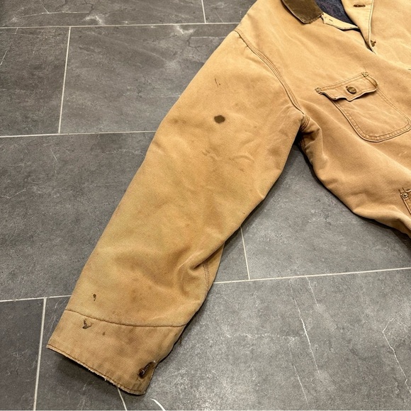 Vintage Carhartt tan button up chore coat distressed utility rug winter - Picture 6 of 12